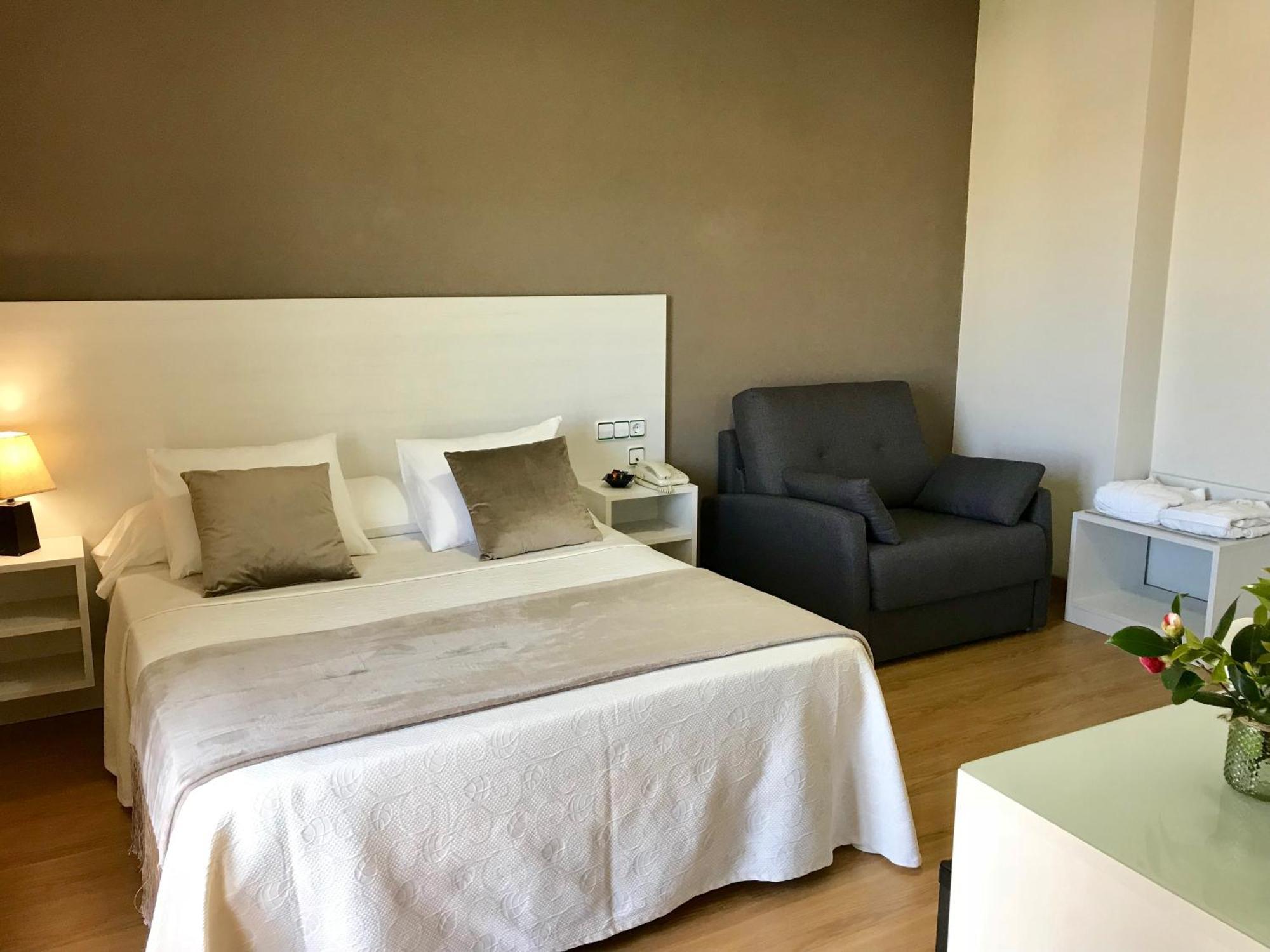 Hotel Nuevo Vichona サンシェンショ 部屋 写真